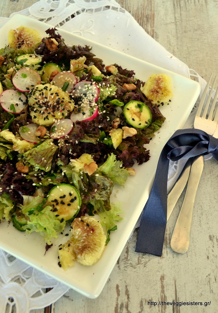 Ελληνικές σαλάτες με φρέσκα υλικά